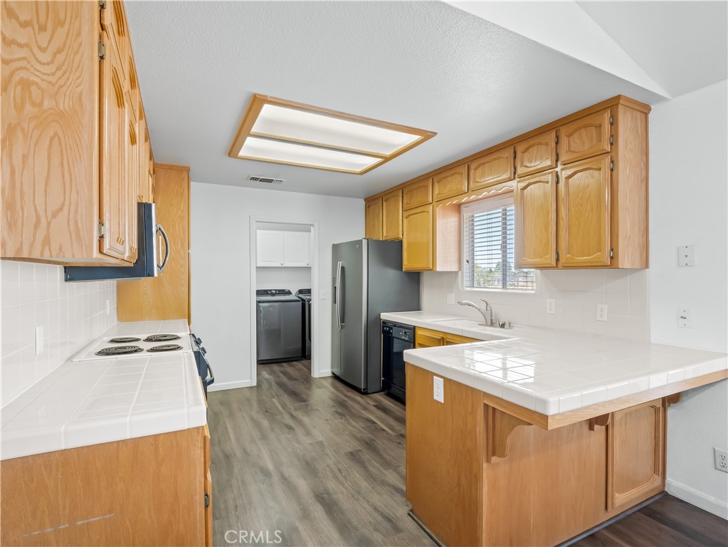 16099 Karen Rd, Madera, CA 93636