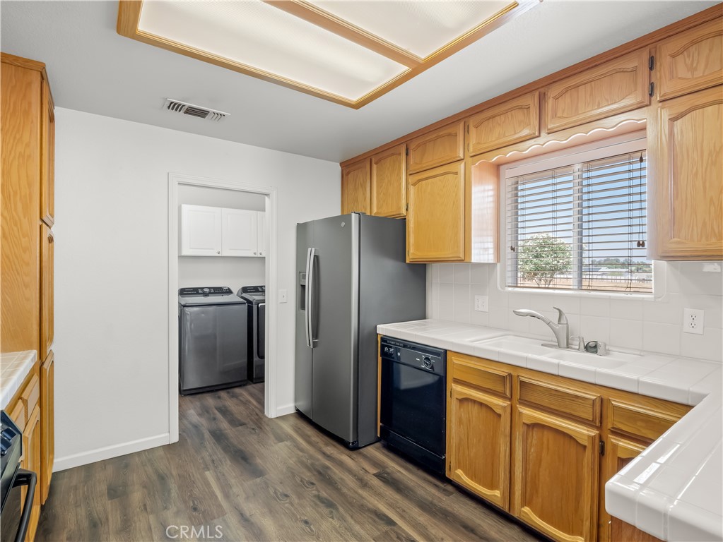 16099 Karen Rd, Madera, CA 93636