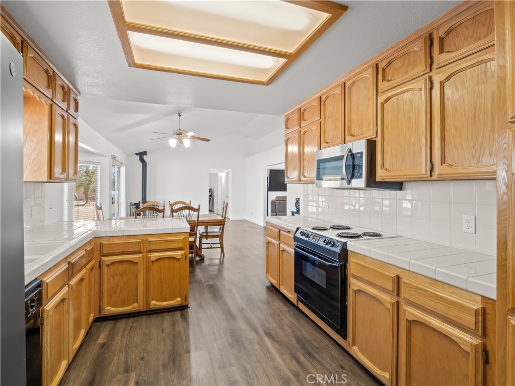 16099 Karen Rd, Madera, CA 93636