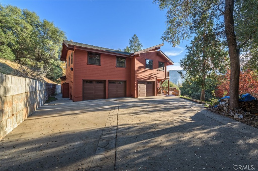 42203 Oak Ln, Oakhurst, CA 93644
