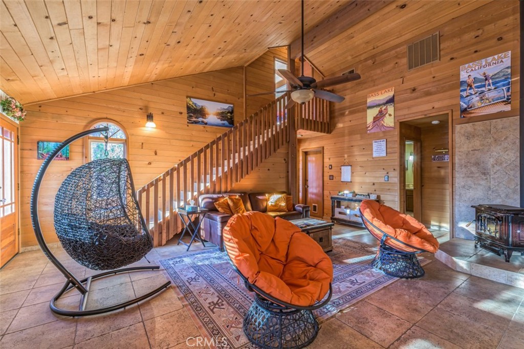 42203 Oak Ln, Oakhurst, CA 93644