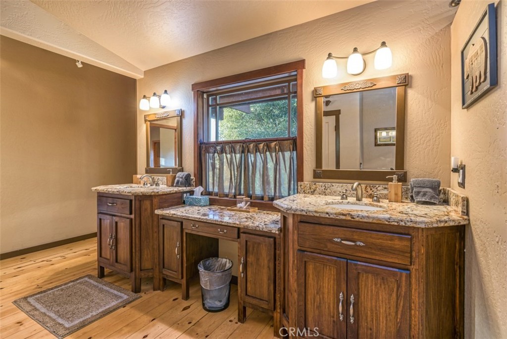 42203 Oak Ln, Oakhurst, CA 93644