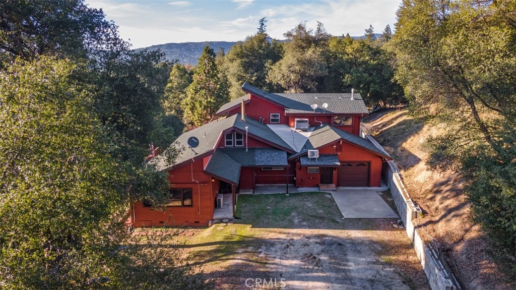 42203 Oak Ln, Oakhurst, CA 93644