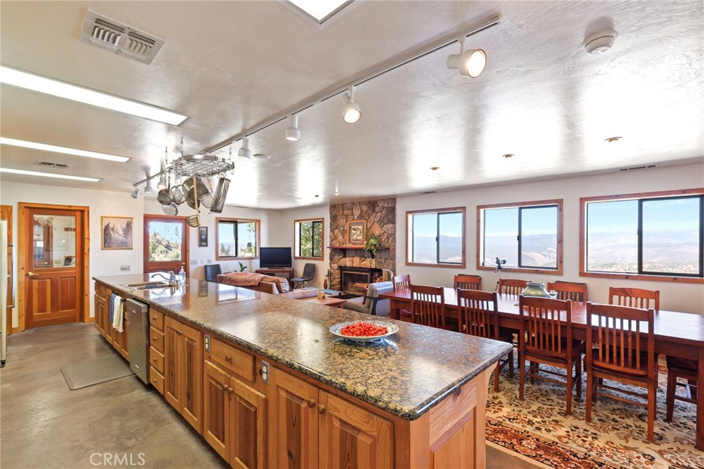 5851 Mount Bullion Ridge Rd, Mariposa, CA 95338