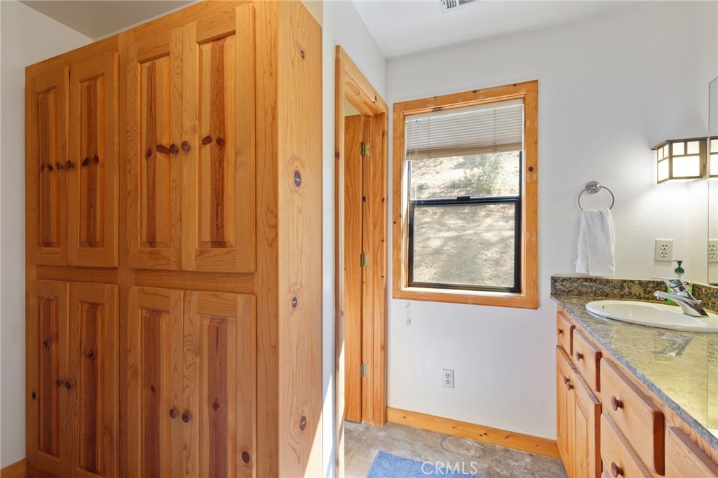 5851 Mount Bullion Ridge Rd, Mariposa, CA 95338