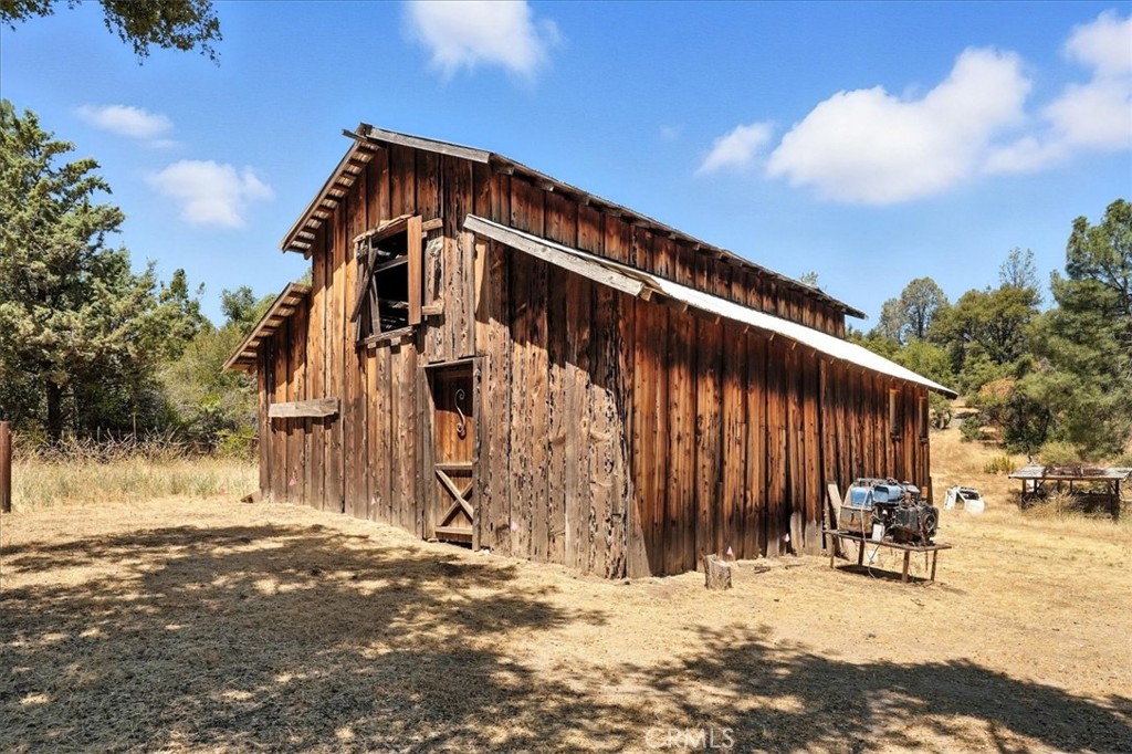 46467 Bissett Station Rd, Ahwahnee, CA 93601