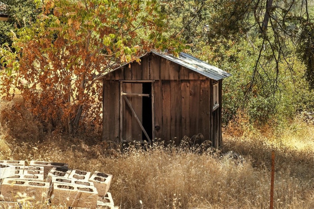 46467 Bissett Station Rd, Ahwahnee, CA 93601