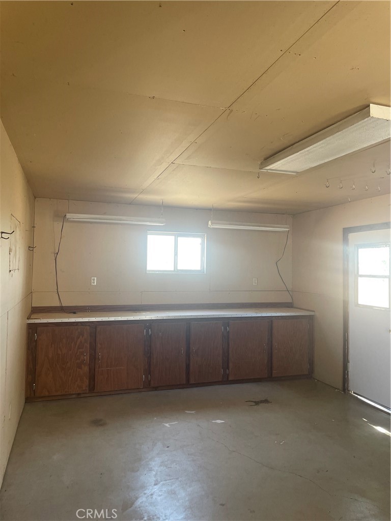 13941 9th Ave, Hanford, CA 93230