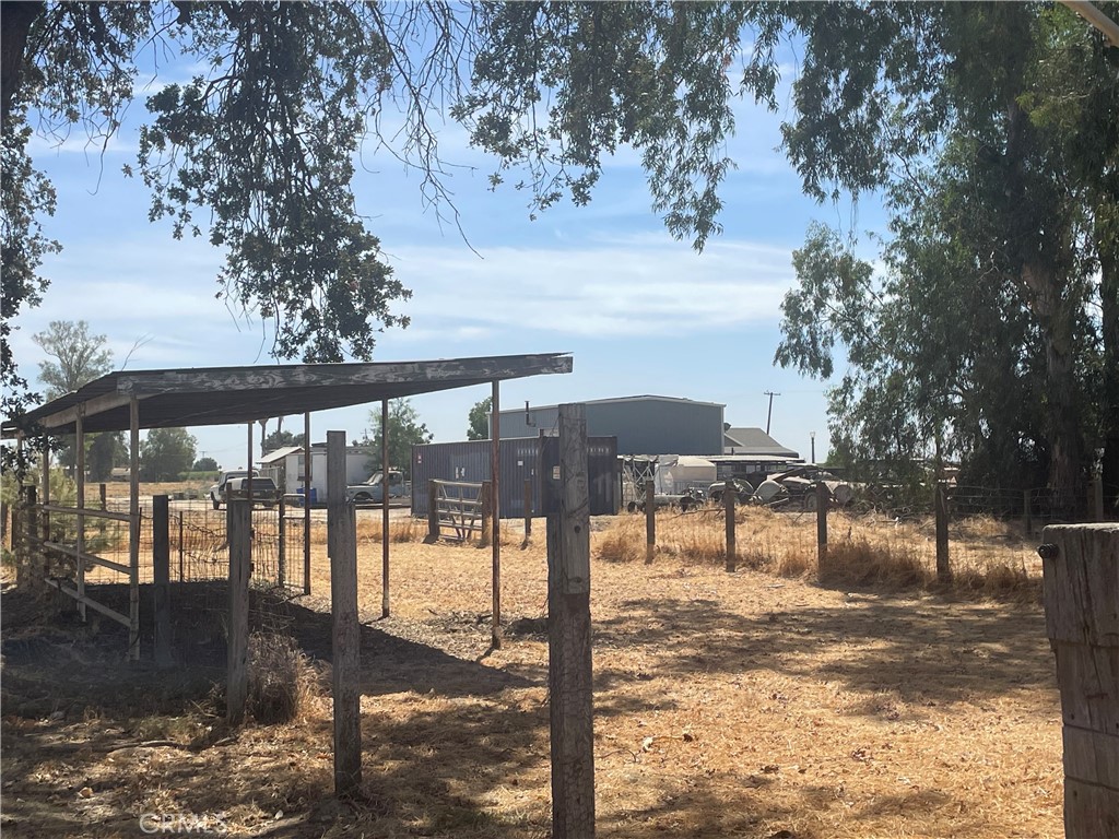 13941 9th Ave, Hanford, CA 93230