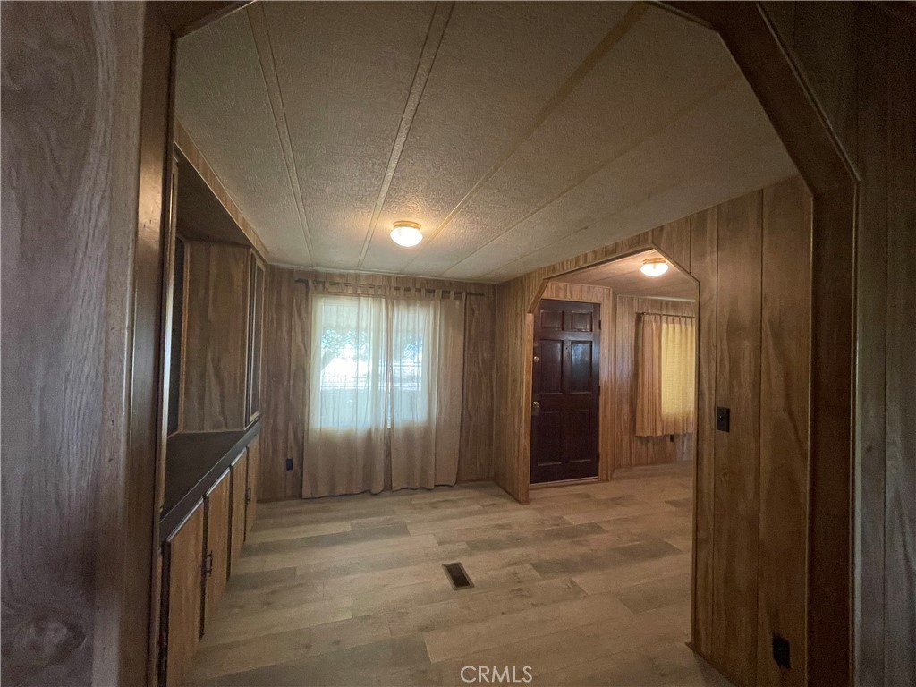 13941 9th Ave, Hanford, CA 93230