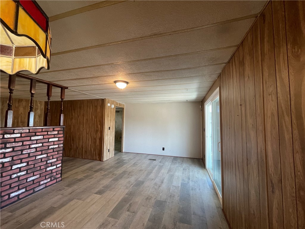 13941 9th Ave, Hanford, CA 93230