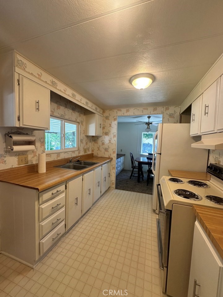 39678 Road 425B #60, Oakhurst, CA 93644