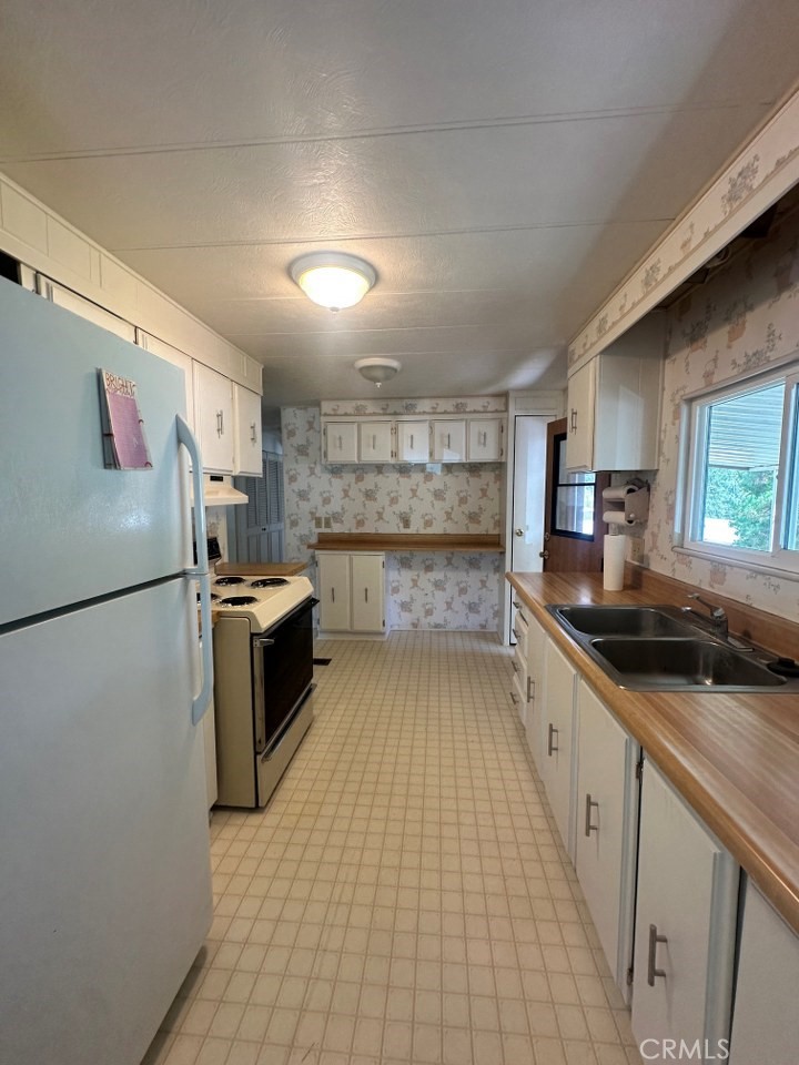 39678 Road 425B #60, Oakhurst, CA 93644