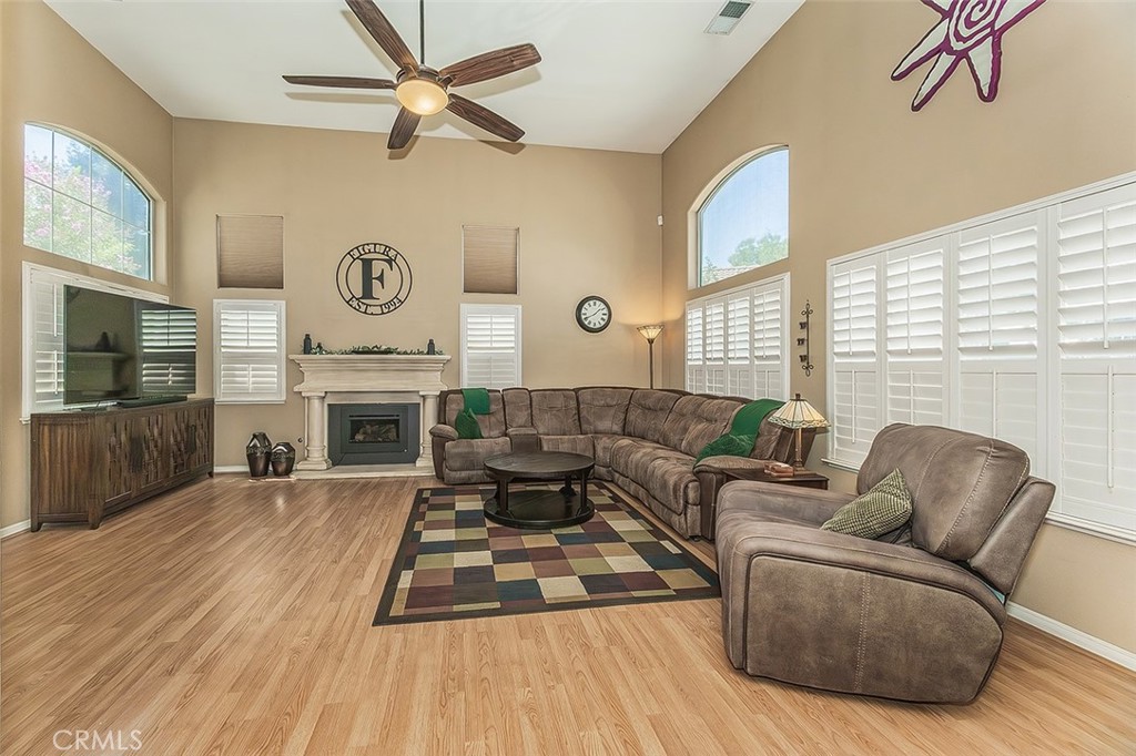 5094 W Cromwell Ave, Fresno, CA 93722