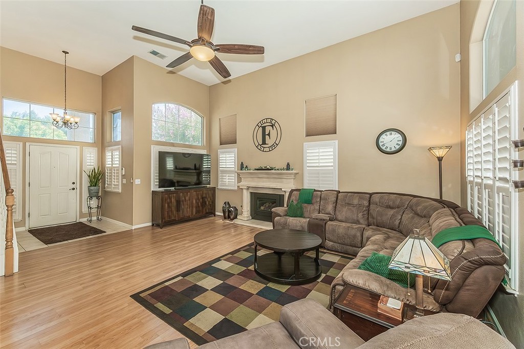 5094 W Cromwell Ave, Fresno, CA 93722