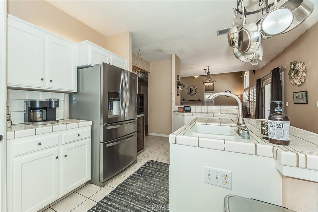 5094 W Cromwell Ave, Fresno, CA 93722