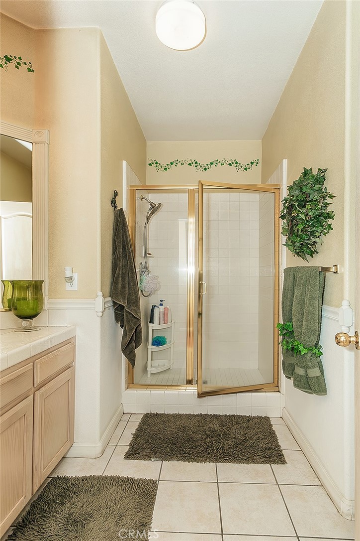 5094 W Cromwell Ave, Fresno, CA 93722