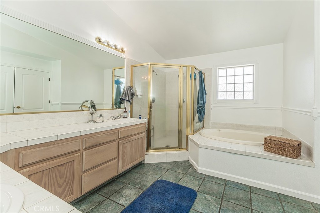 5094 W Cromwell Ave, Fresno, CA 93722