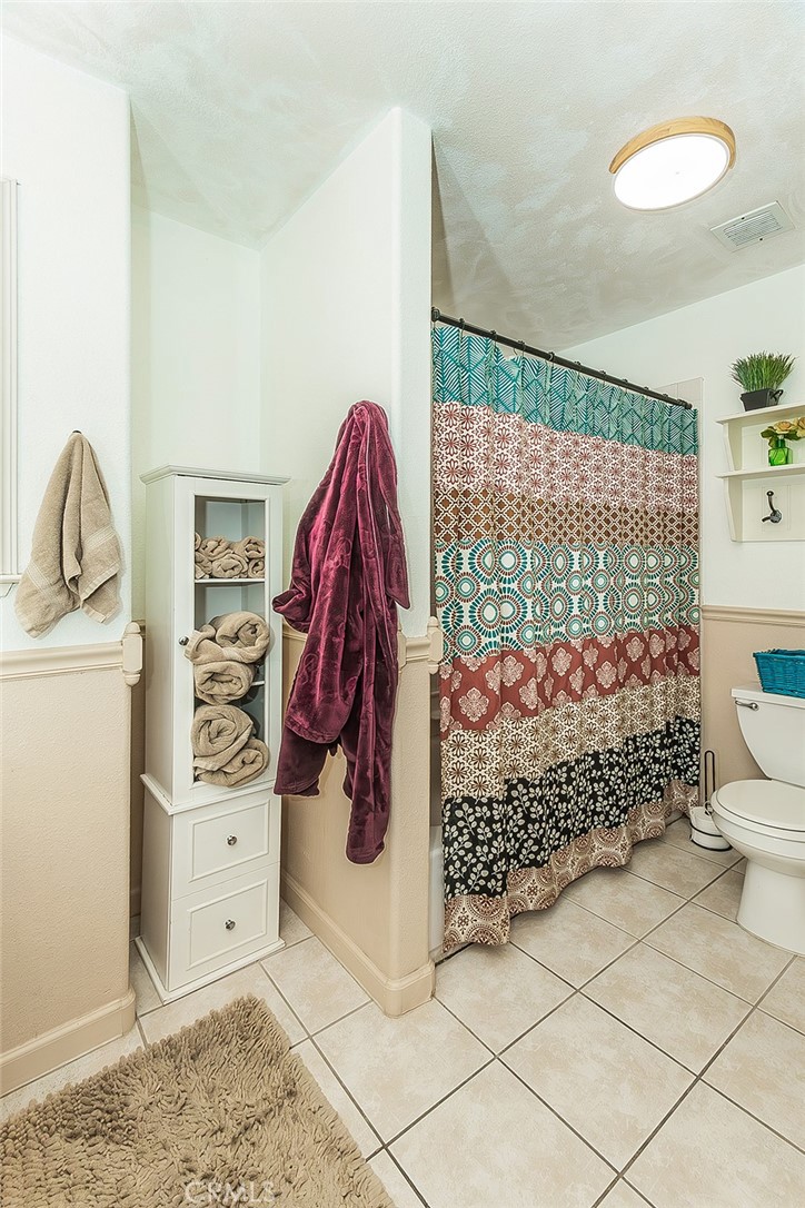 5094 W Cromwell Ave, Fresno, CA 93722