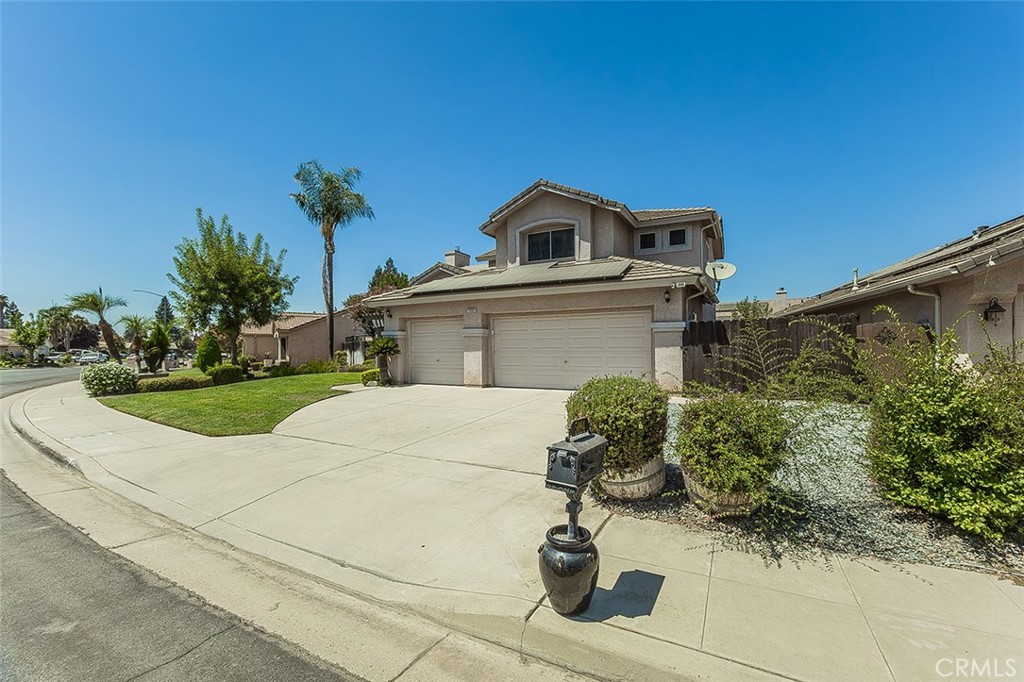 5094 W Cromwell Ave, Fresno, CA 93722