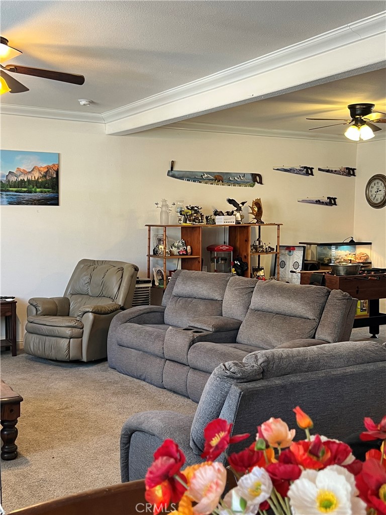 37180 Mistletoe Rd, Squaw Valley, CA 93675