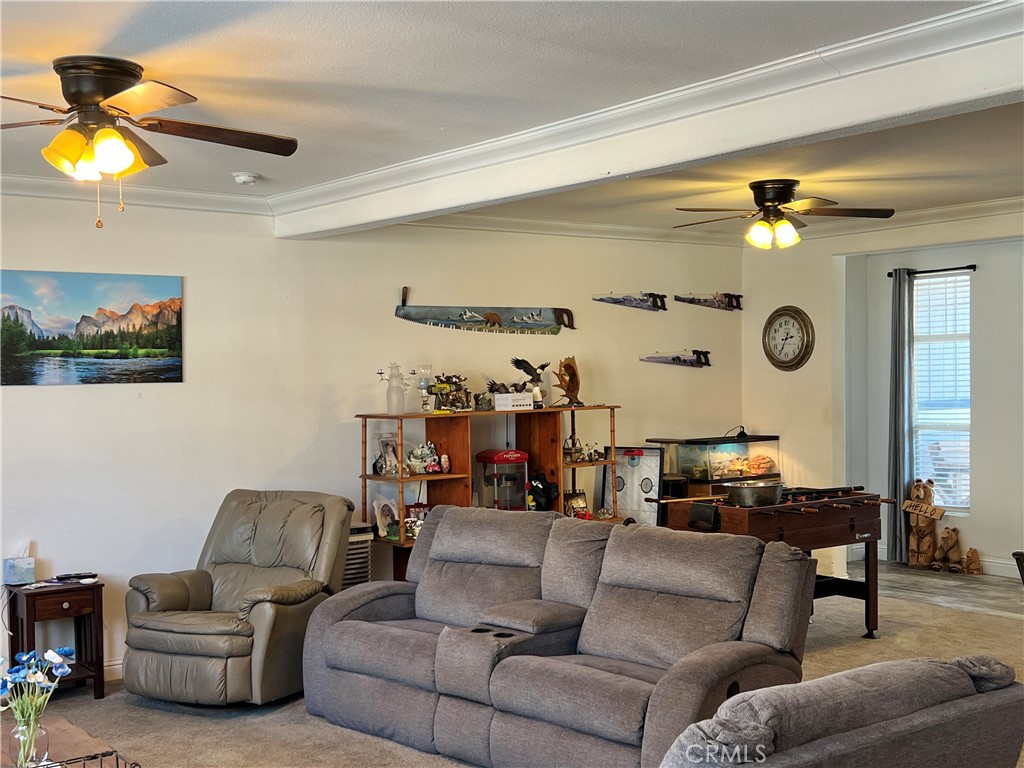 37180 Mistletoe Rd, Squaw Valley, CA 93675