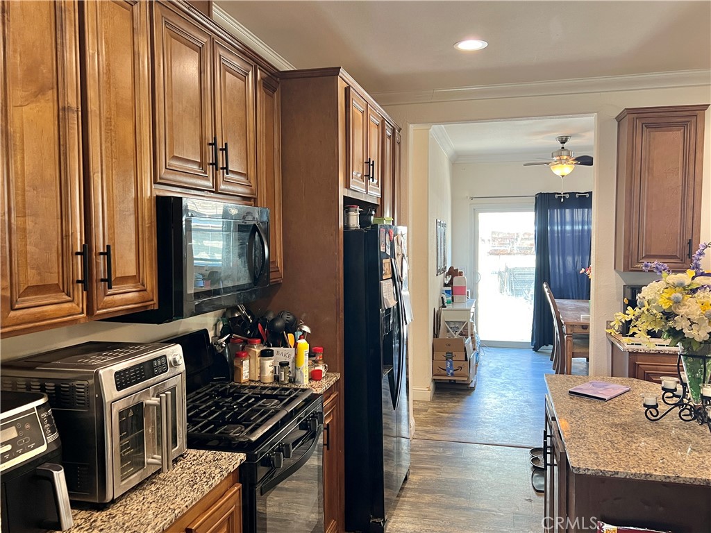 37180 Mistletoe Rd, Squaw Valley, CA 93675