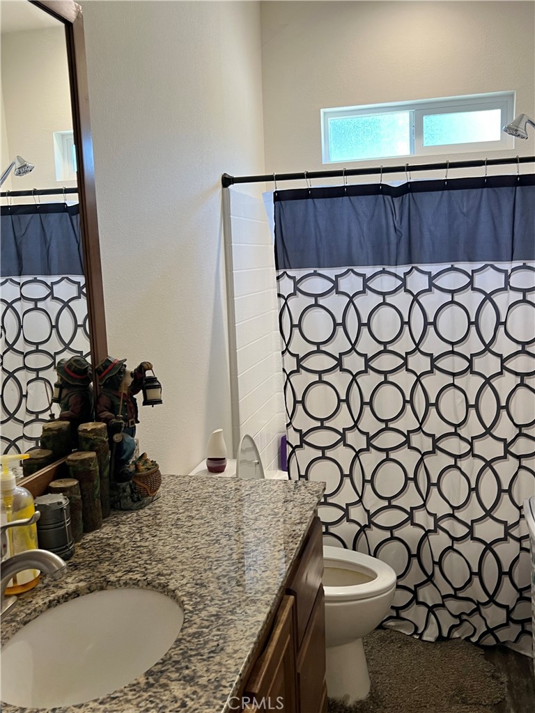 37180 Mistletoe Rd, Squaw Valley, CA 93675