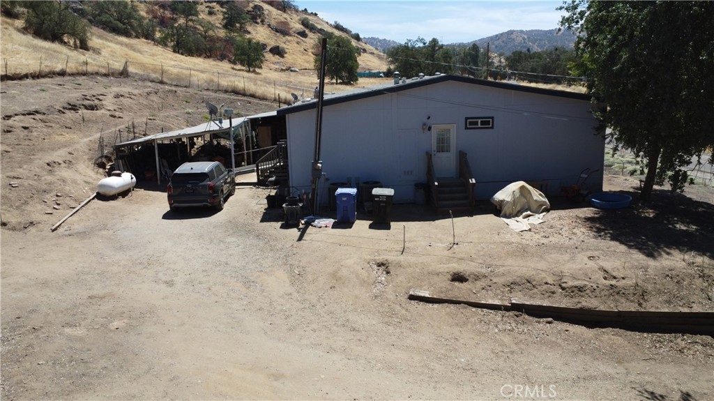 37180 Mistletoe Rd, Squaw Valley, CA 93675