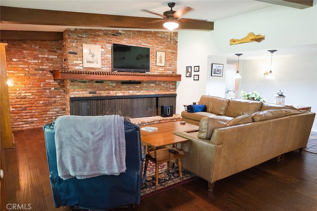 1647 W Wrenwood Ave, Fresno, CA 93711