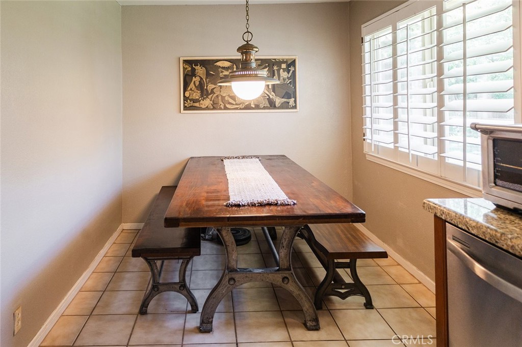 1647 W Wrenwood Ave, Fresno, CA 93711