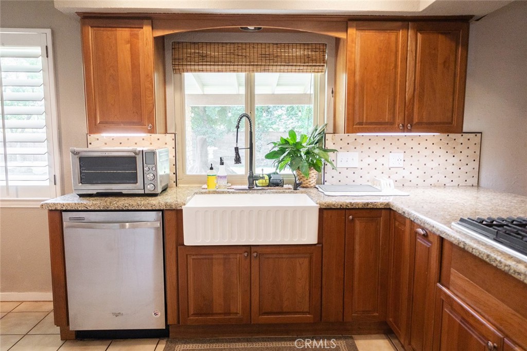 1647 W Wrenwood Ave, Fresno, CA 93711