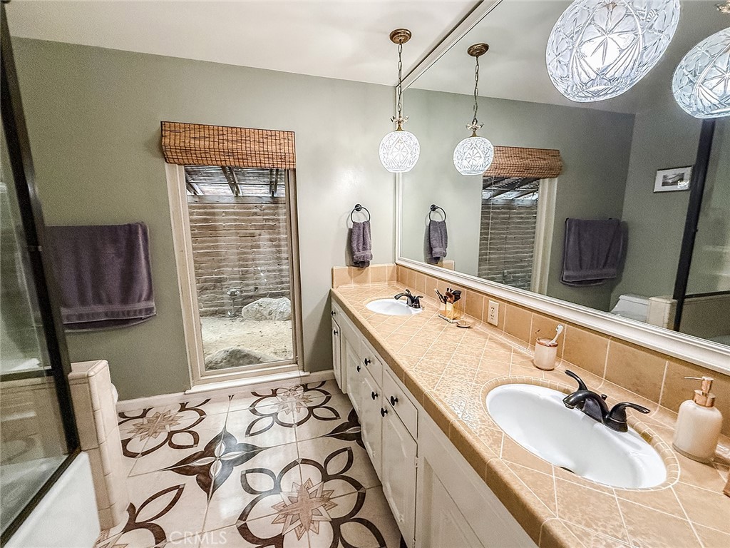 1647 W Wrenwood Ave, Fresno, CA 93711