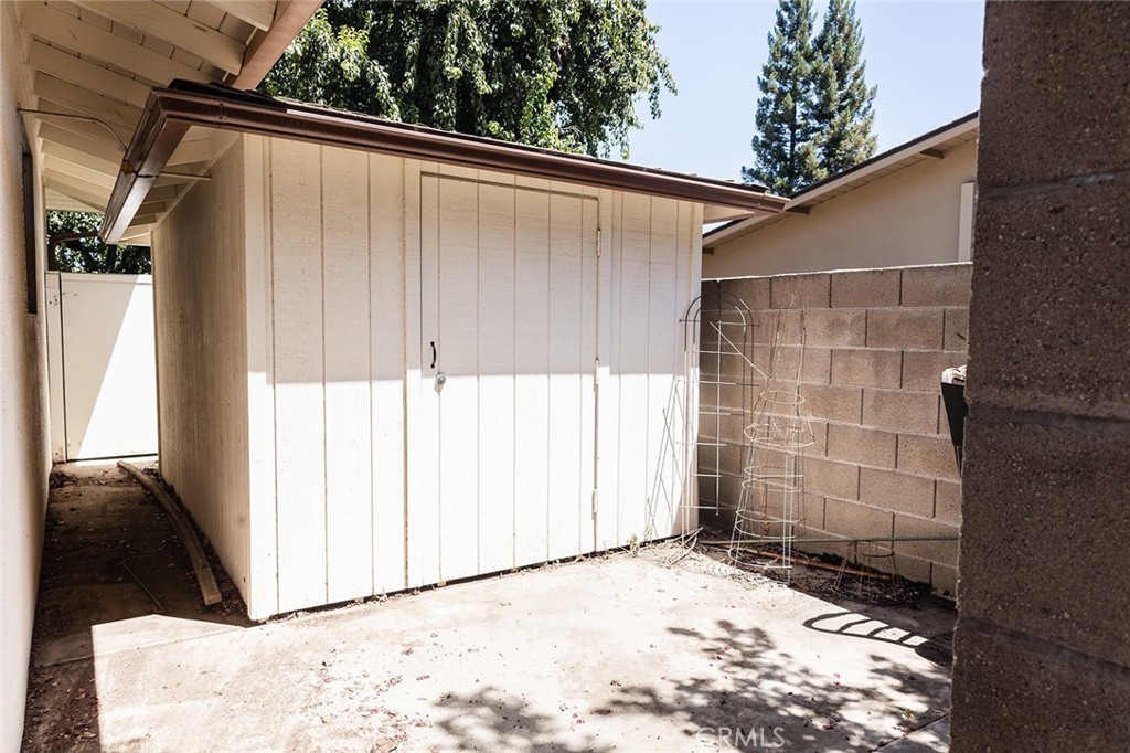 1647 W Wrenwood Ave, Fresno, CA 93711