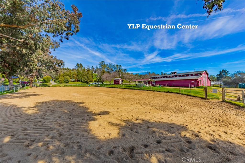 1 Lilley Mountain Dr, Coarsegold, CA 93614