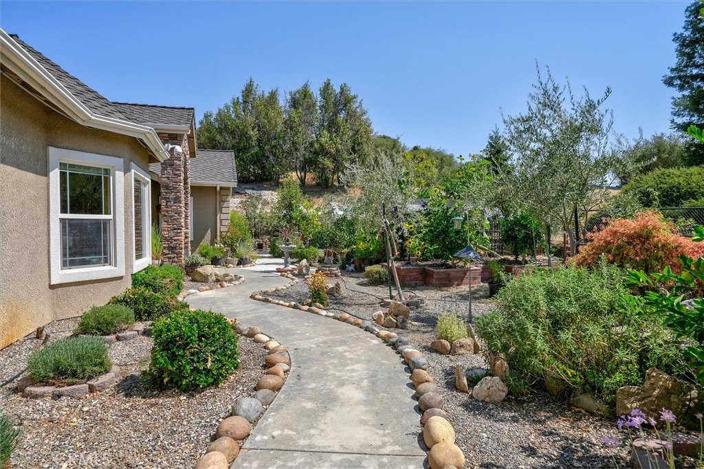 31364 Quartz Mountain Rd, Coarsegold, CA 93614