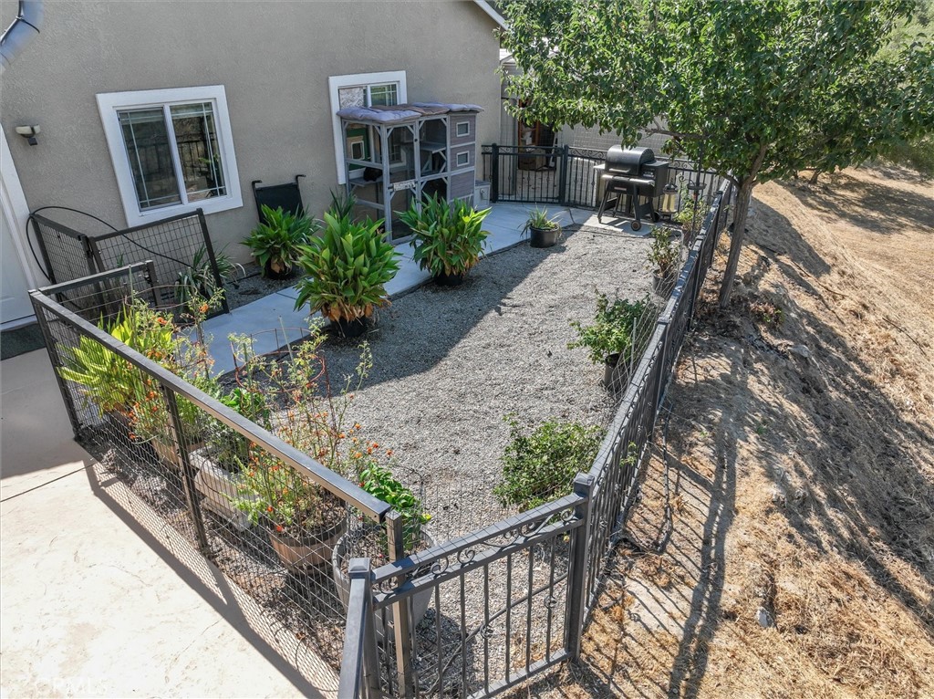 31364 Quartz Mountain Rd, Coarsegold, CA 93614