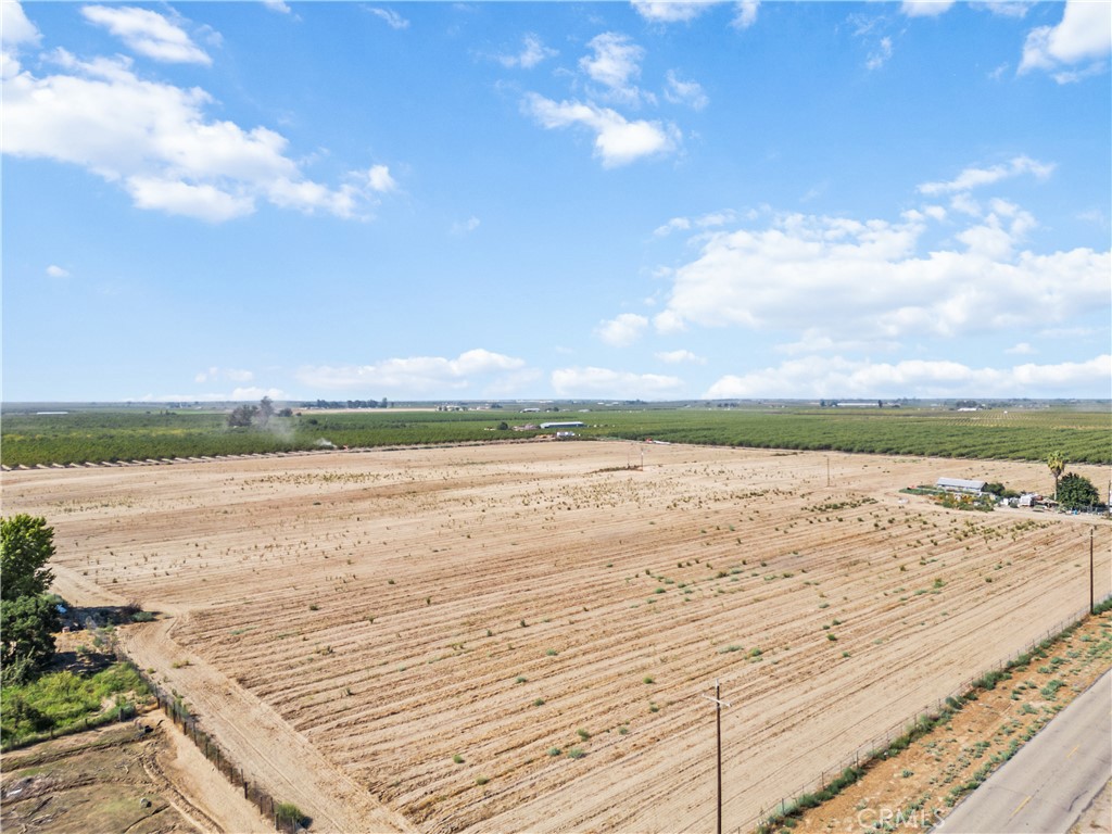 1095 E Mountain View Ave, Fresno, CA 93725