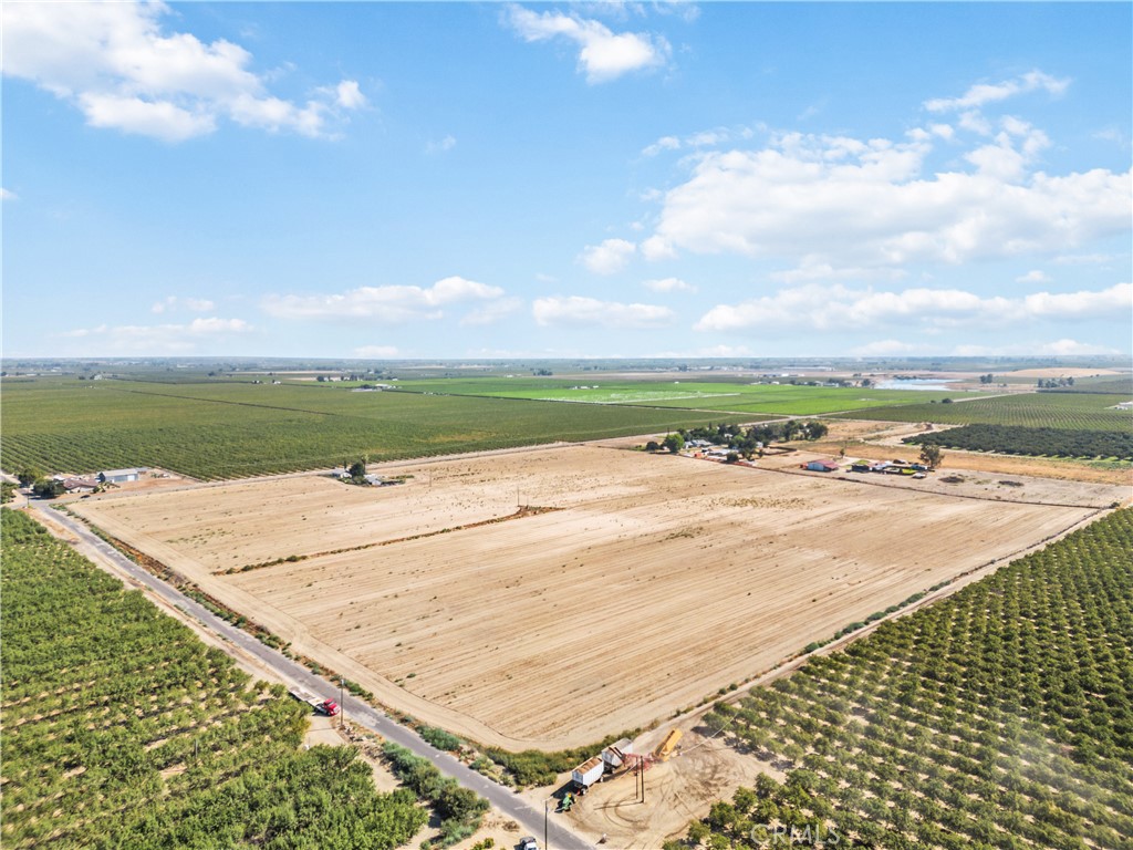 1095 E Mountain View Ave, Fresno, CA 93725