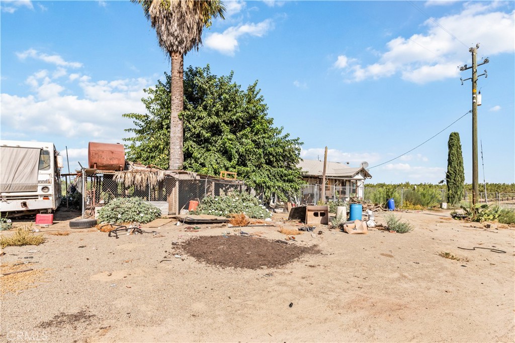 1095 E Mountain View Ave, Fresno, CA 93725