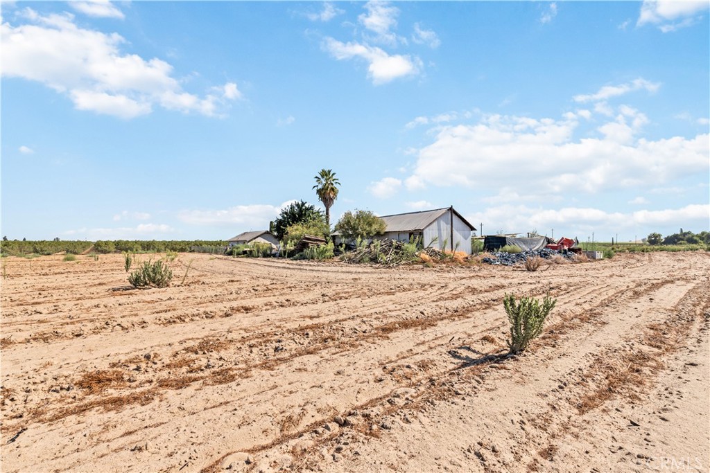 1095 E Mountain View Ave, Fresno, CA 93725