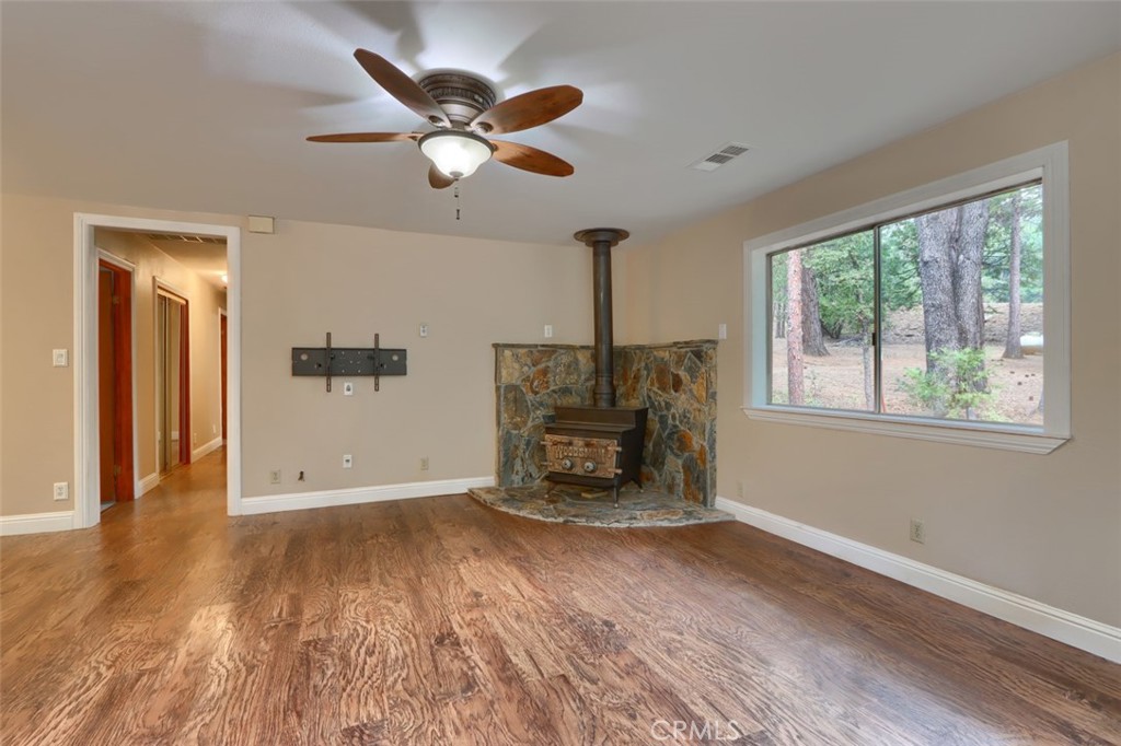 7115 Hites Cove Rd, Mariposa, CA 95338