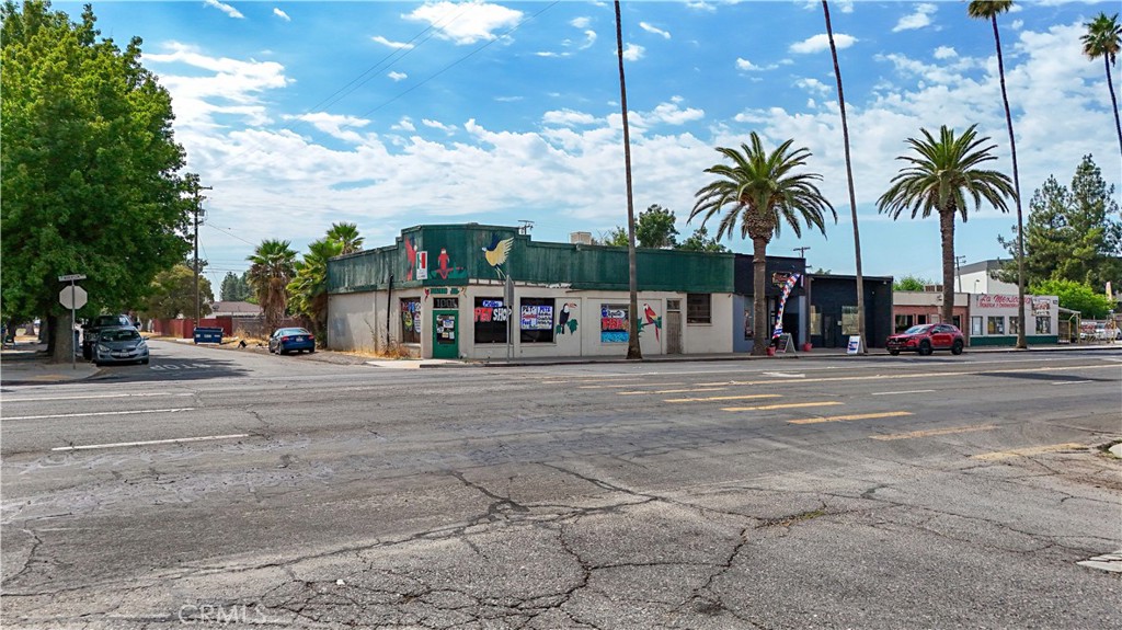 1005 Robertson Blvd, Chowchilla, CA 93610