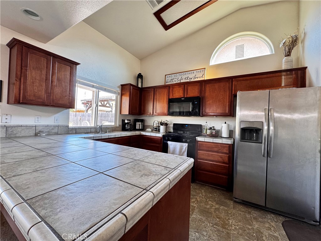 30912 Tadpole St, Visalia, CA 93291