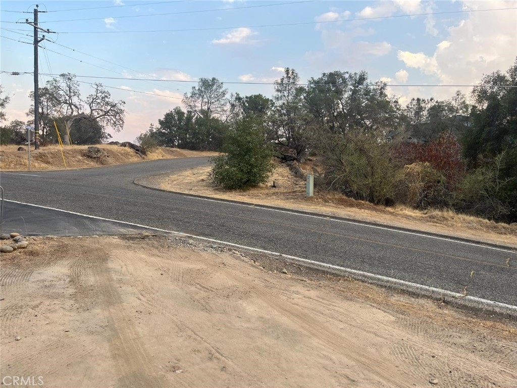 1703 Long Hollow Dr, Coarsegold, CA 93614