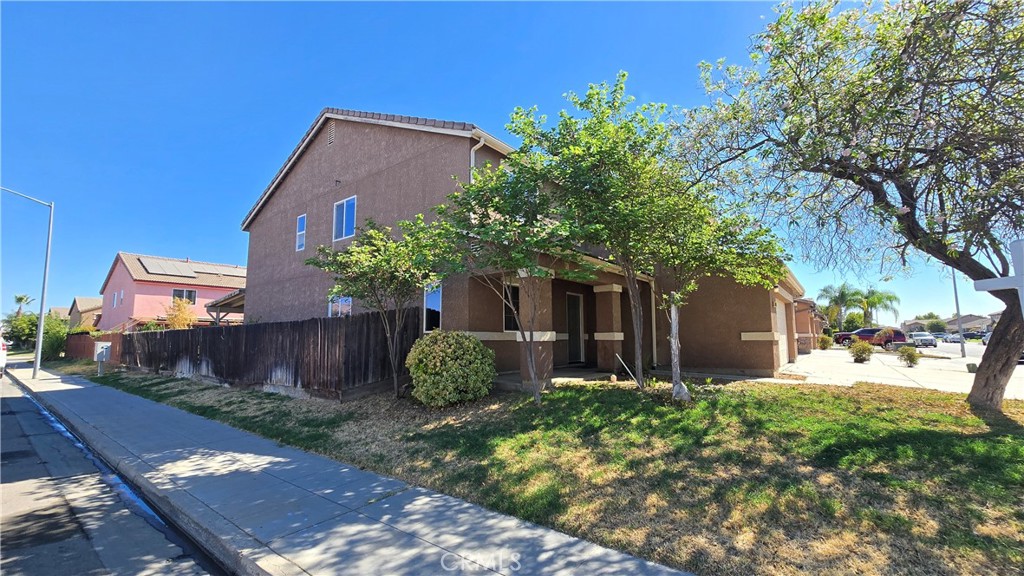 6288 E Woodward Ave, Fresno, CA 93727