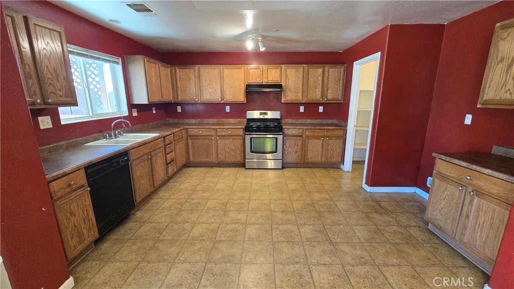 6288 E Woodward Ave, Fresno, CA 93727