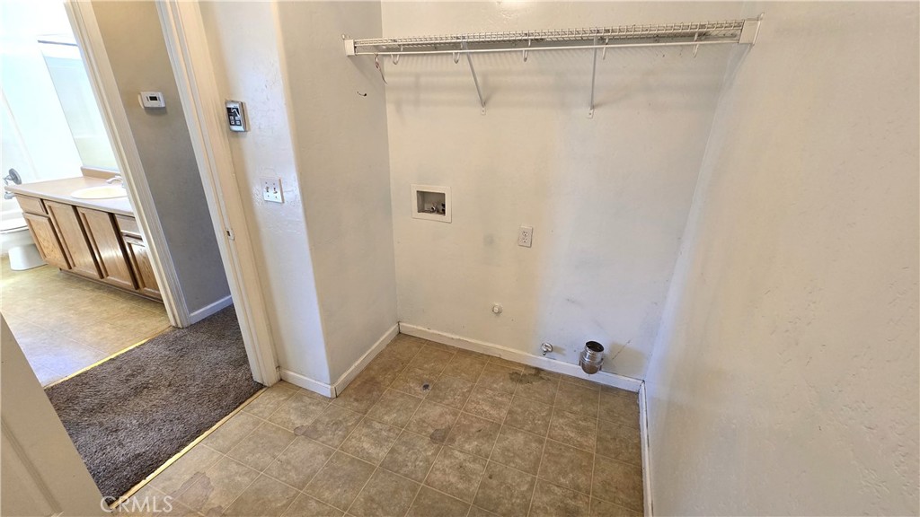 6288 E Woodward Ave, Fresno, CA 93727