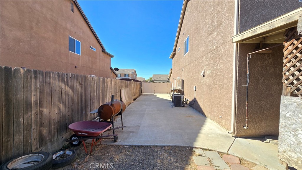 6288 E Woodward Ave, Fresno, CA 93727