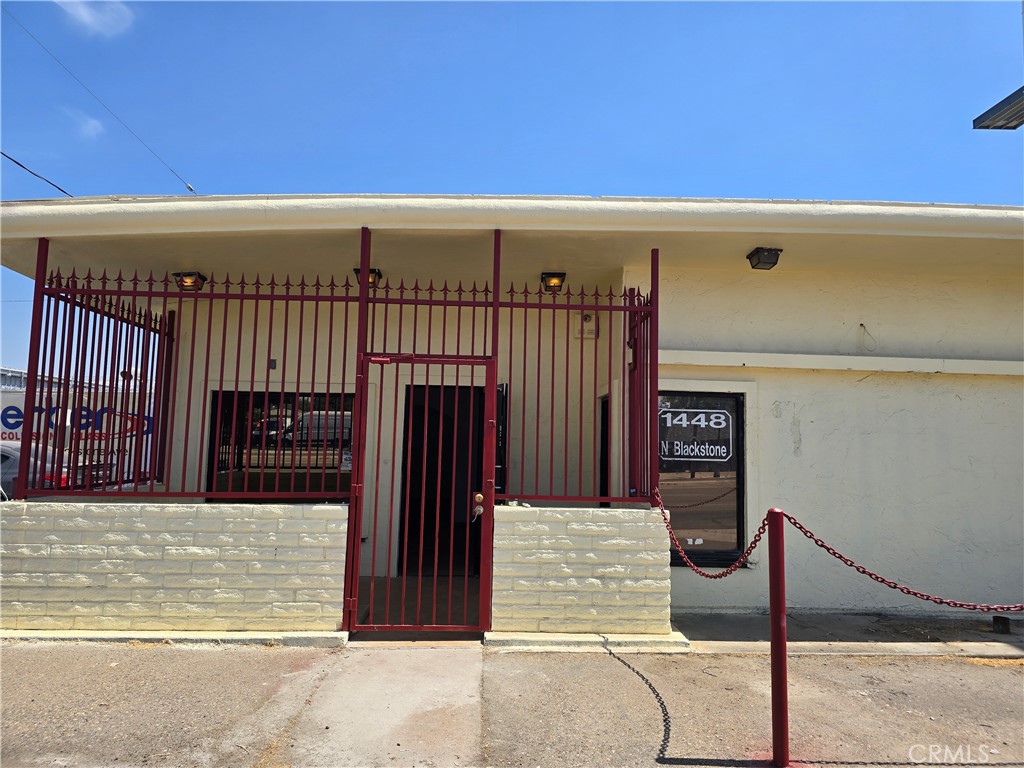 1448 N Blackstone Ave, Fresno, CA 93703